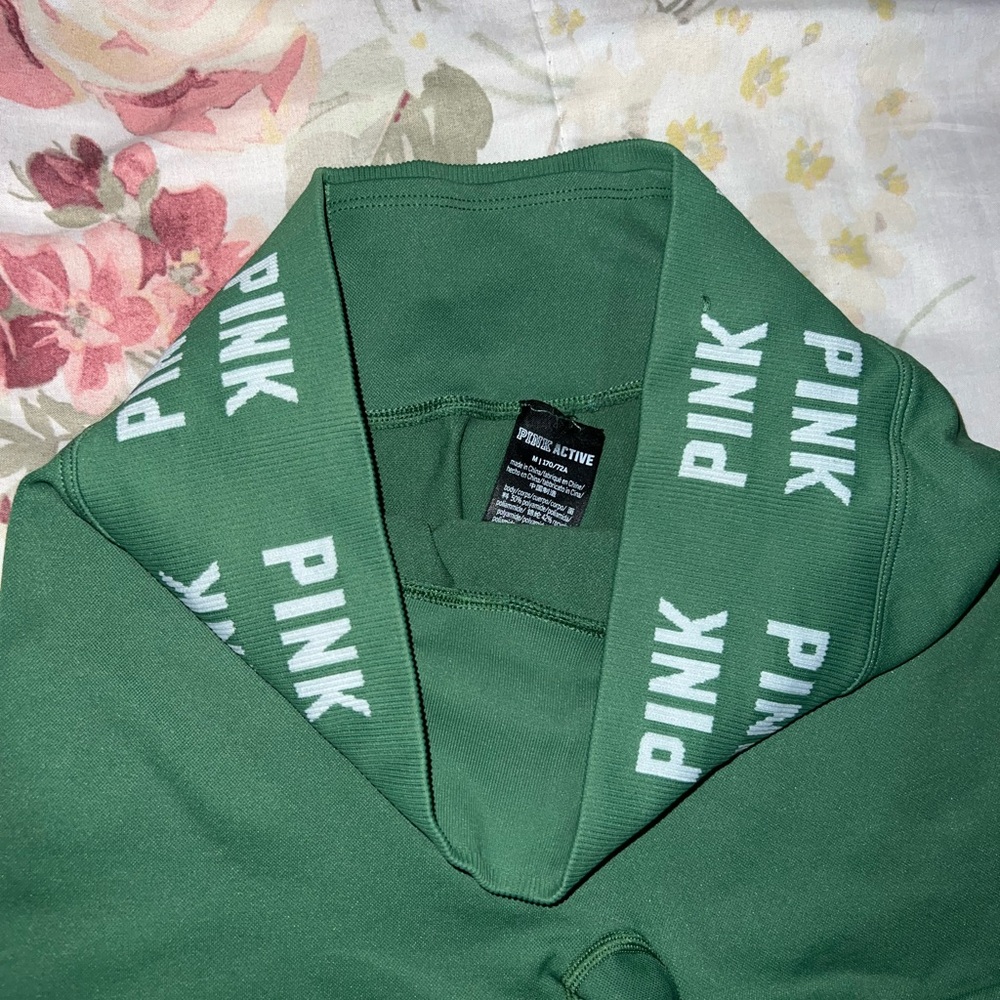 Pink vs shorts - Picture 2 of 2